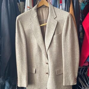 Sophisticated Tan Sport Coat with Notched Lapels